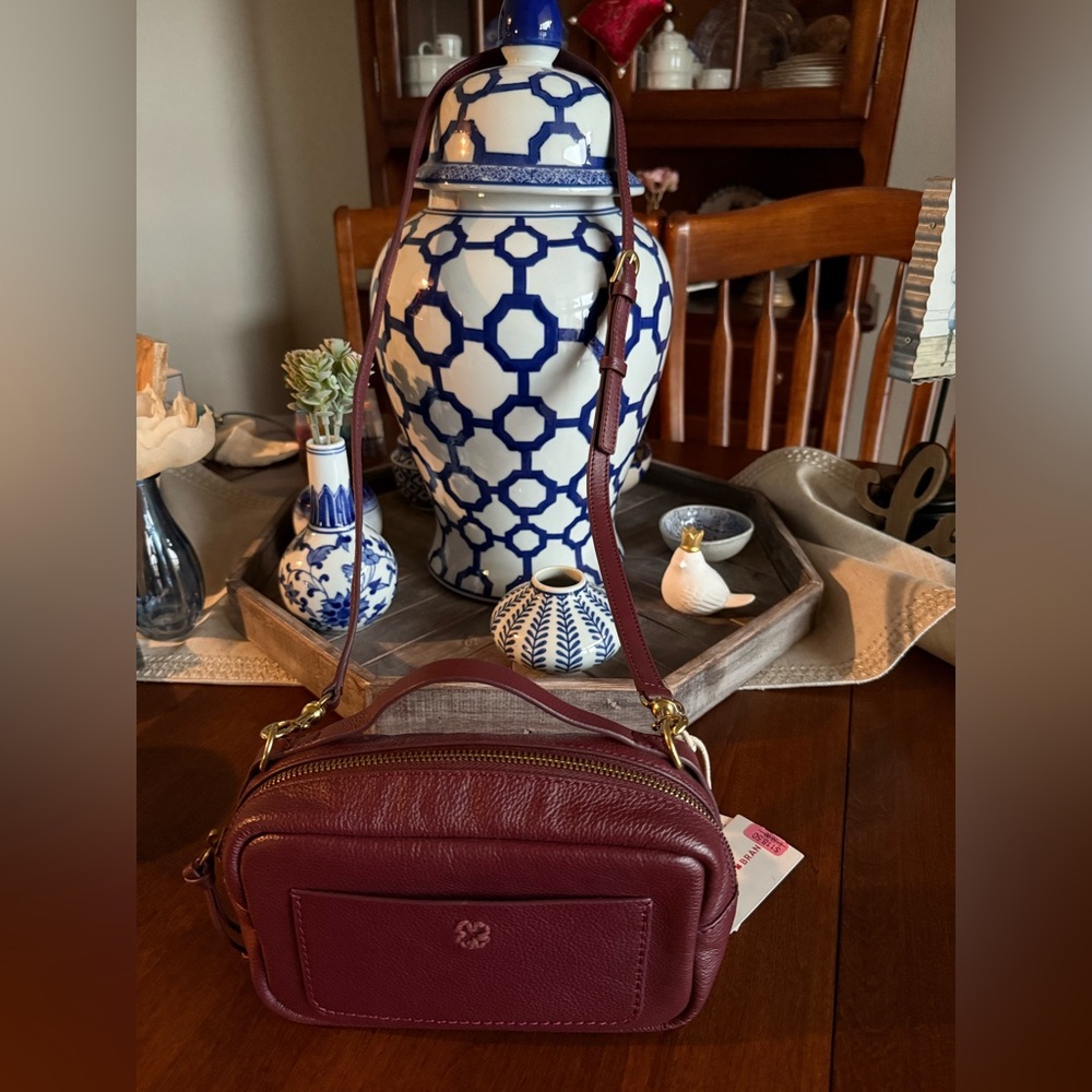 NEW ‘Lucky Brand’ Bag in Genuine Leather that can be carried two different ways - Picture 3 of 16
